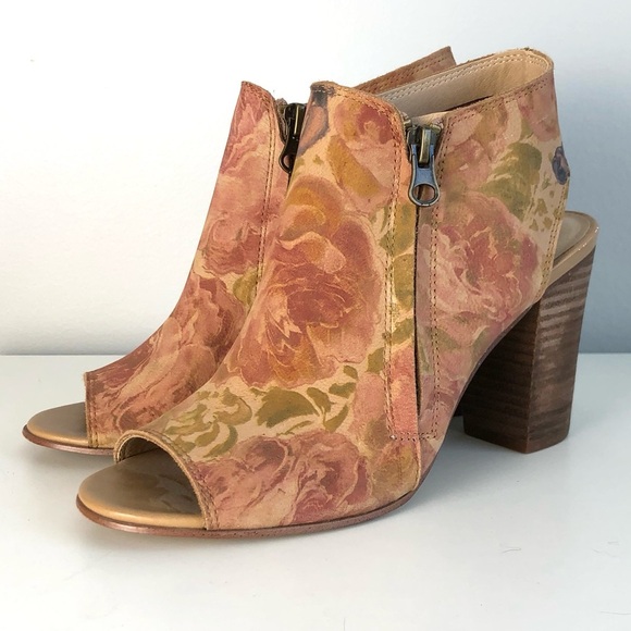 Sbicca Floral Leather Heeled‎ Bootie Sz 7 artsy whimsical feminine romantic - Picture 1 of 11